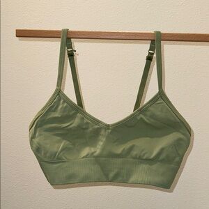 Lululemon Green sports bra
